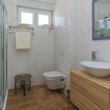 Marta 2 Apartman *