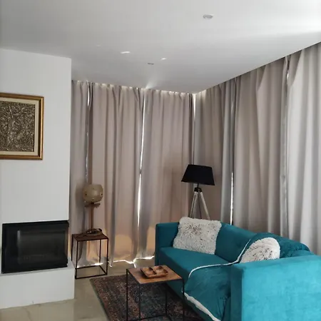 Apartman Marta 2 *